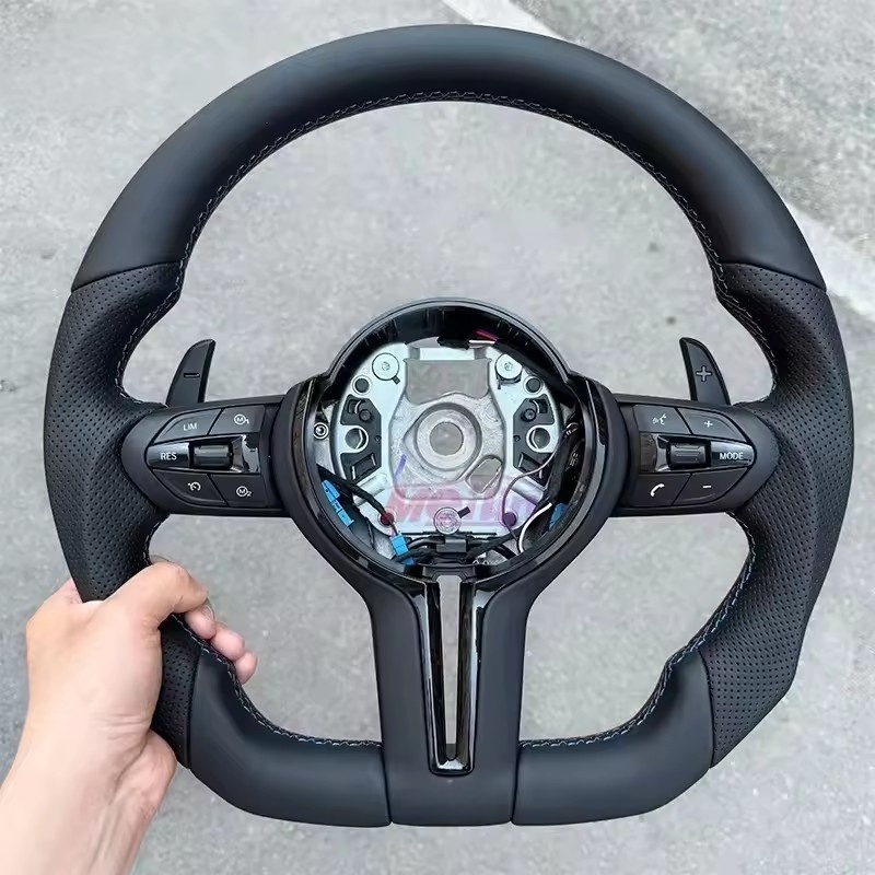 Volante in Pelle per Auto BMW  - Interior Design Services recensione e prezzo