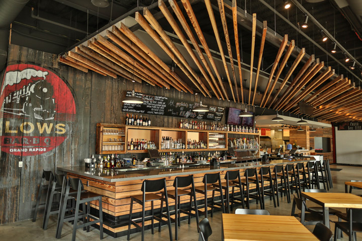 Bancone Bar in Legno per Caffe - Interior Design Of Cafe recensione e prezzo